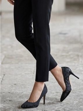 Coach Black Signature Canvas Pointed Toe Dress Pumps Heels MSRP $225 Size 10
